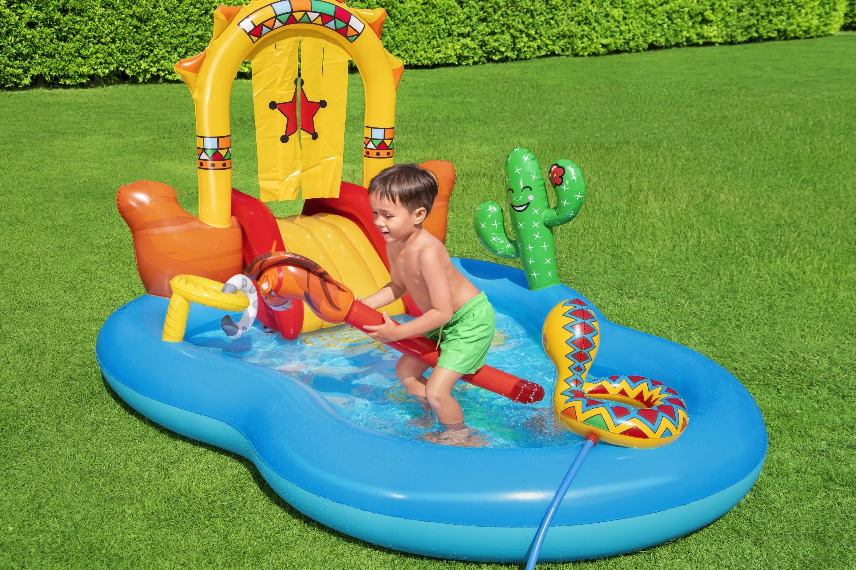 Play Wild Kids Center West Water H2OGO! Inflatable Wide 8'