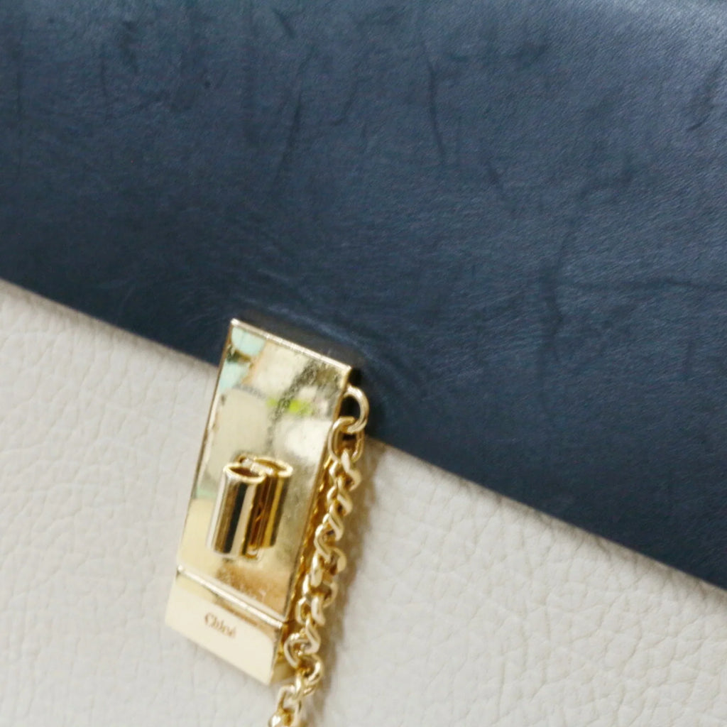 Chloé Beige,Black Leather Shoulder Pre-Owned (Fair) Bag