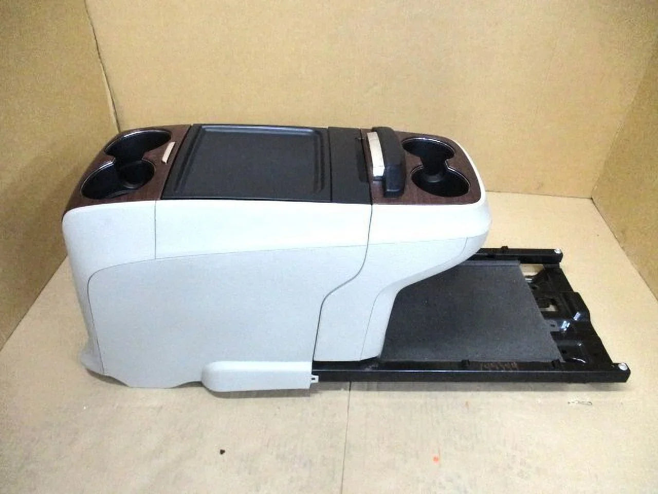 Center Rear 11-20 Pre-Owned Sienna LKQ (Good) Sliding Console OEM Gray Entertainment Toyota w/