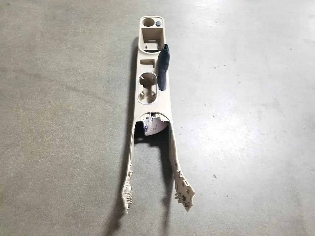 Volkswagen 2018-2019 Beetle Pre-Owned Console LKQ Center OEM Floor (Good)