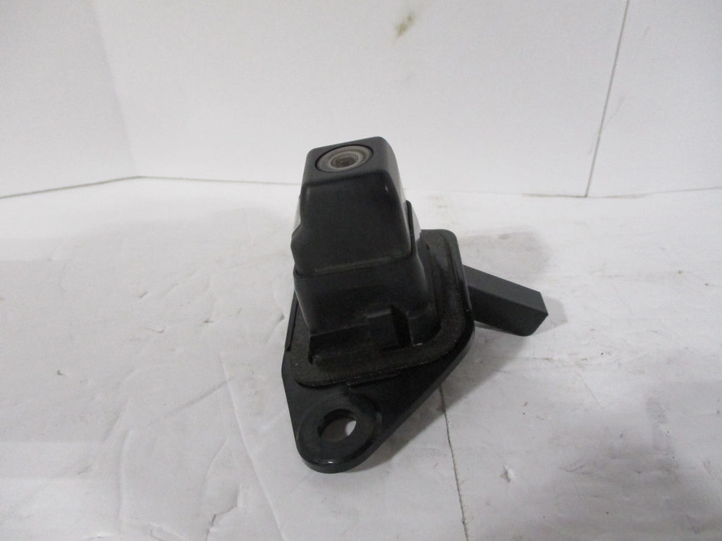 Rear OEM Liftgate 13 View 10 12 Backup 09 11 Camera Toyota Highlander Pre-Owned (Good) Mounted