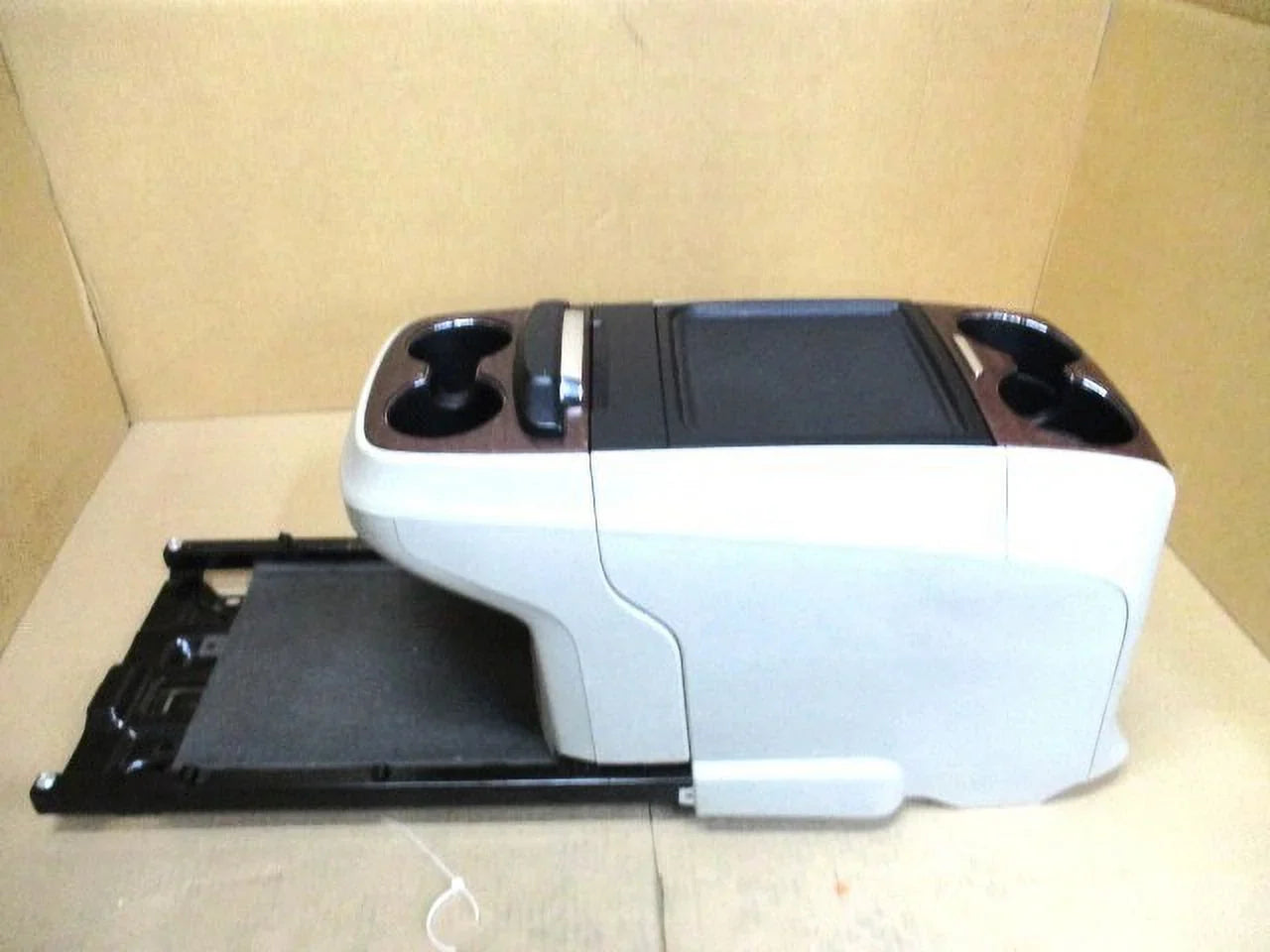 Center Rear 11-20 Pre-Owned Sienna LKQ (Good) Sliding Console OEM Gray Entertainment Toyota w/