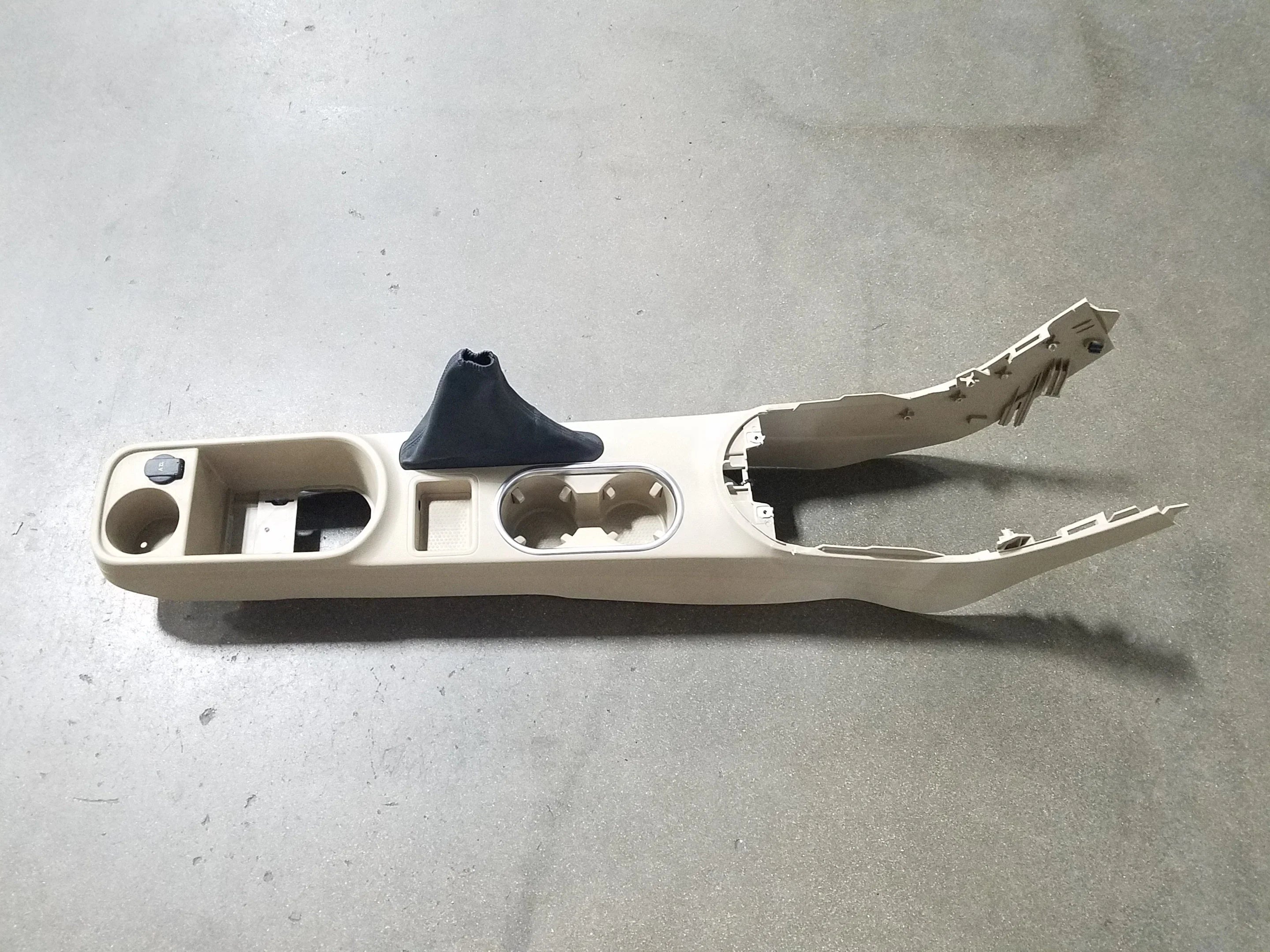 Volkswagen 2018-2019 Beetle Pre-Owned Console LKQ Center OEM Floor (Good)