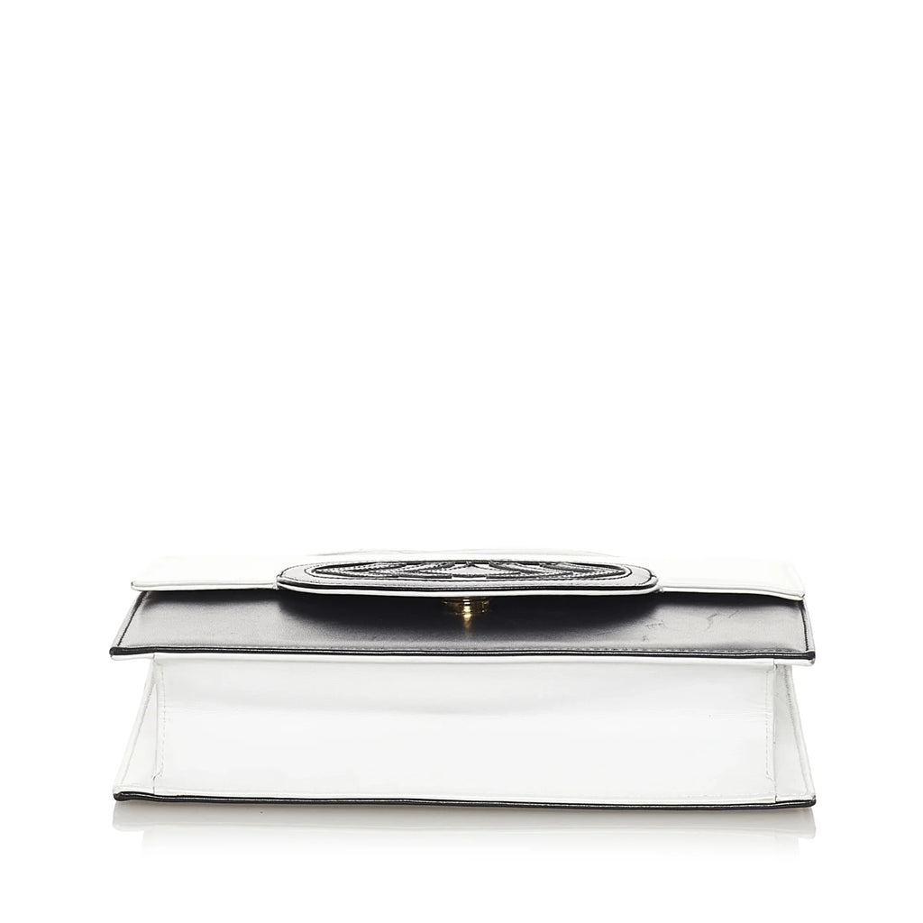 Pre-Owned Crossbody Bag Valentino Calf Authenticated White Leather Women (Good)