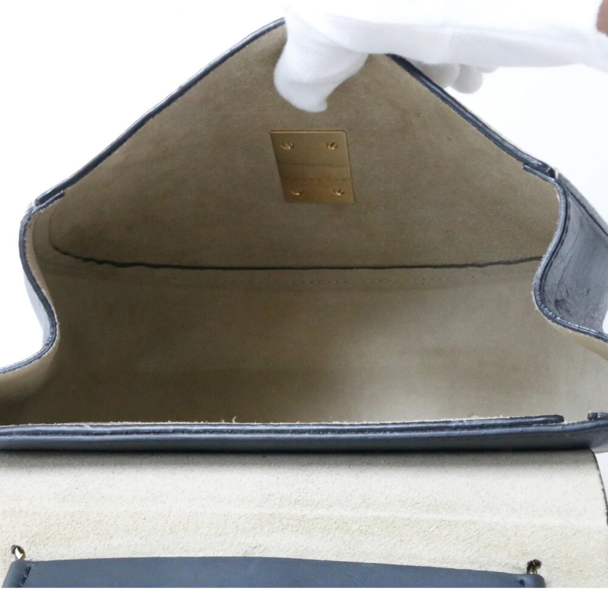 Chloé Beige,Black Leather Shoulder Pre-Owned (Fair) Bag