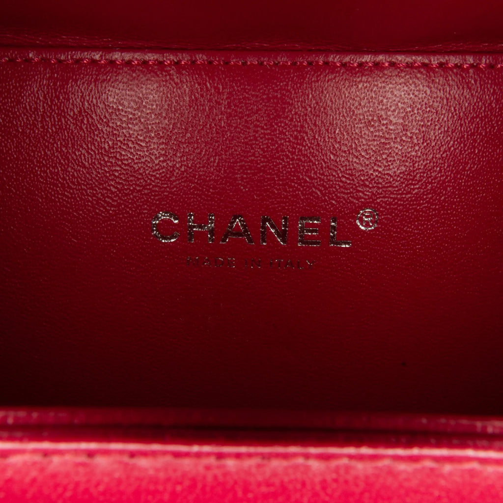 Filigree Leather (Like Pre-Owned Caviar Bag Authenticated CC White Unisex Small Chanel New) Vanity