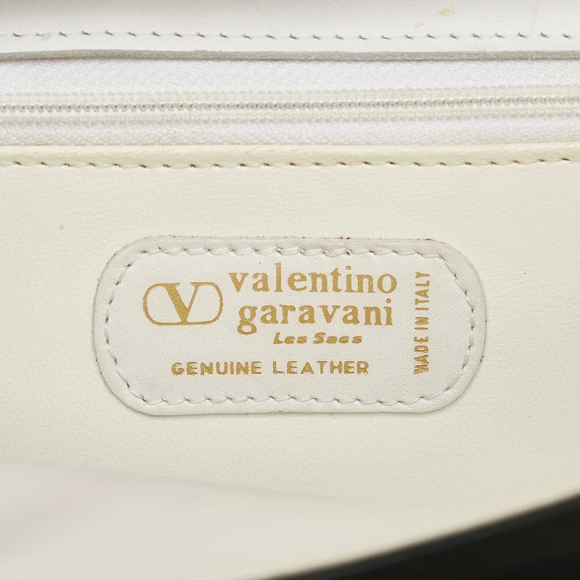 Pre-Owned Crossbody Bag Valentino Calf Authenticated White Leather Women (Good)