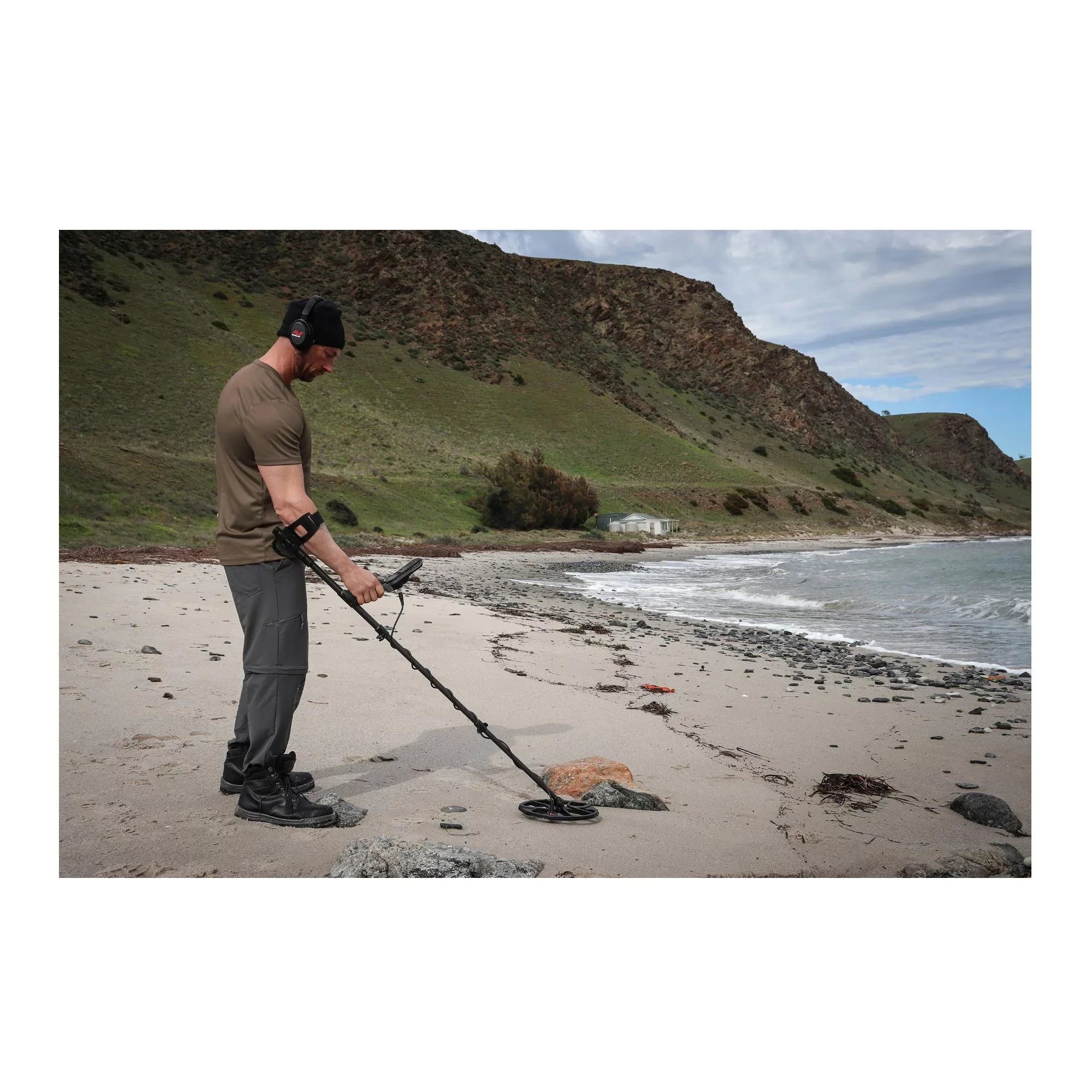 Minelab Equinox Metal 900 Case Pinpointer and Waterproof with (Yellow) Detector