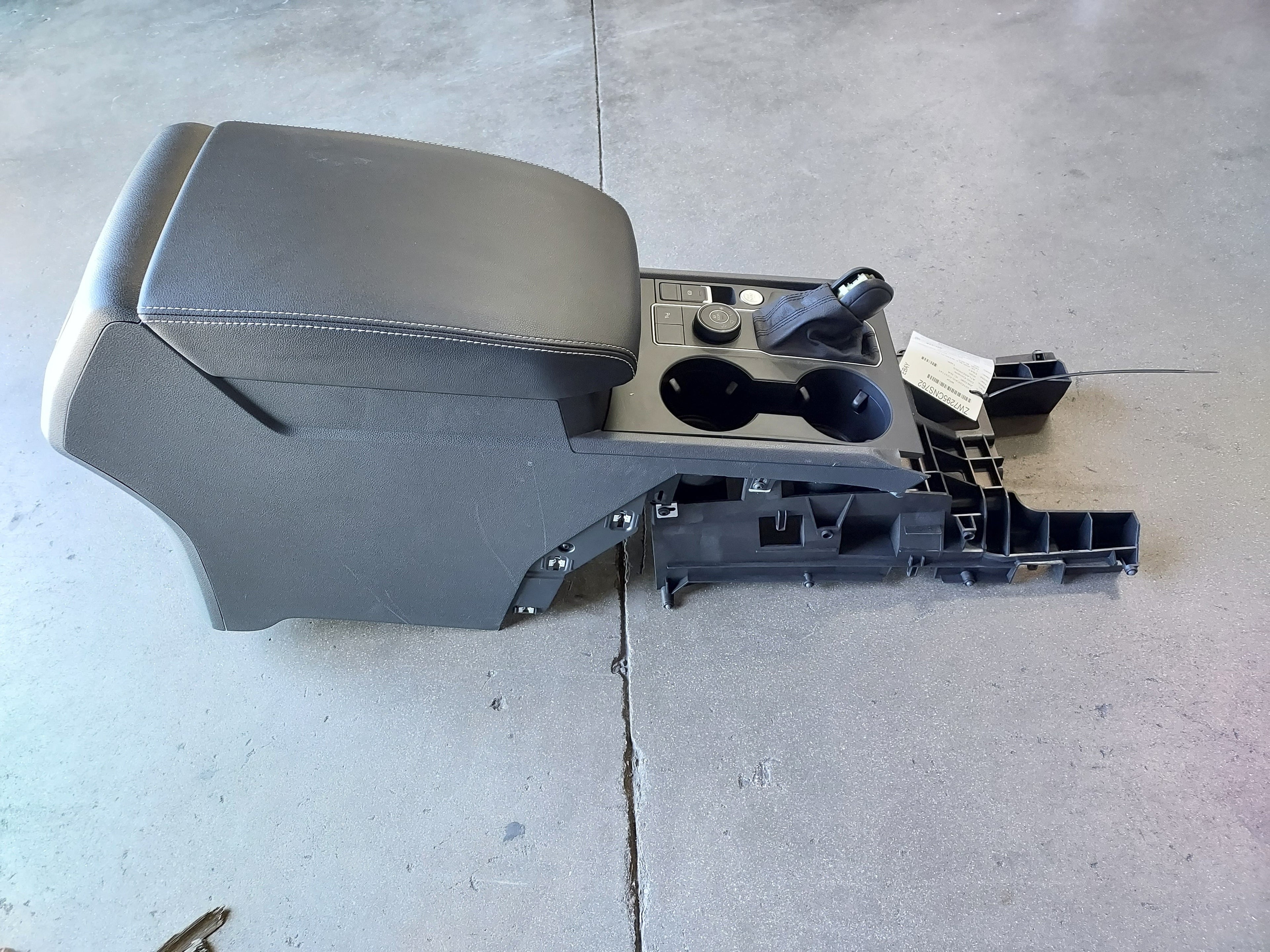 Console Center OEM Sport (Good) LKQ Pre-Owned Volkswagen Atlas Floor Cross 2020-2022