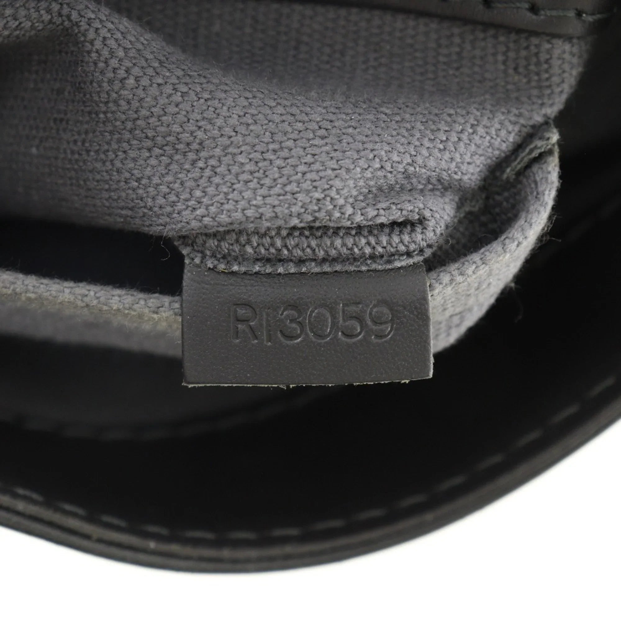 Men's Louis Pre-Owned Bag Yuma Leather VUITTON Vuitton Basalt Shoulder RI3059 Black Utah (Good) M97024 LOUIS